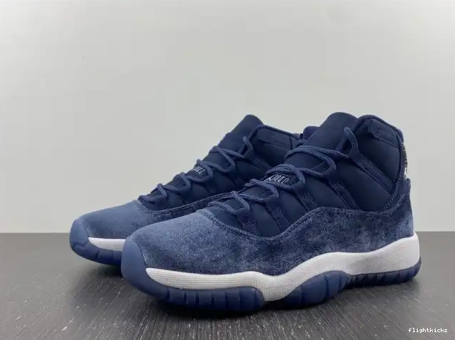 AR0715-441 Midnight WMNS Jordan 11 Navy Air Velvet 0525